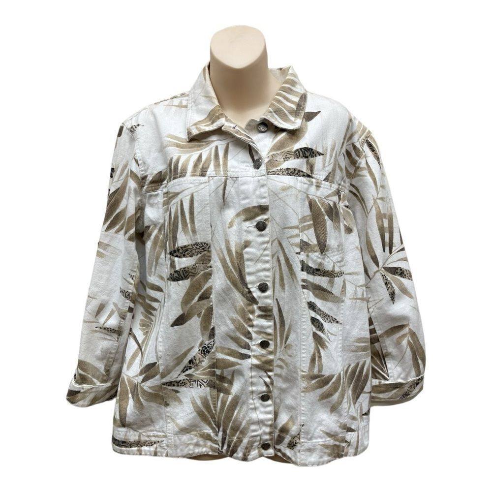 Chicos Tan Palm Leaves White Jean Jacket Size 2 Large Casual Boyfriend Style